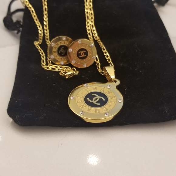 *SOLD* Authentic CHANEL set! 24k gold chain! - Picture 4 of 4